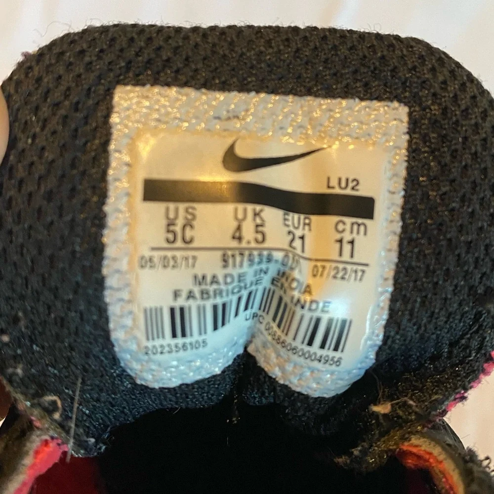 Nike Pink & Black baby tennis shoes Size 5C